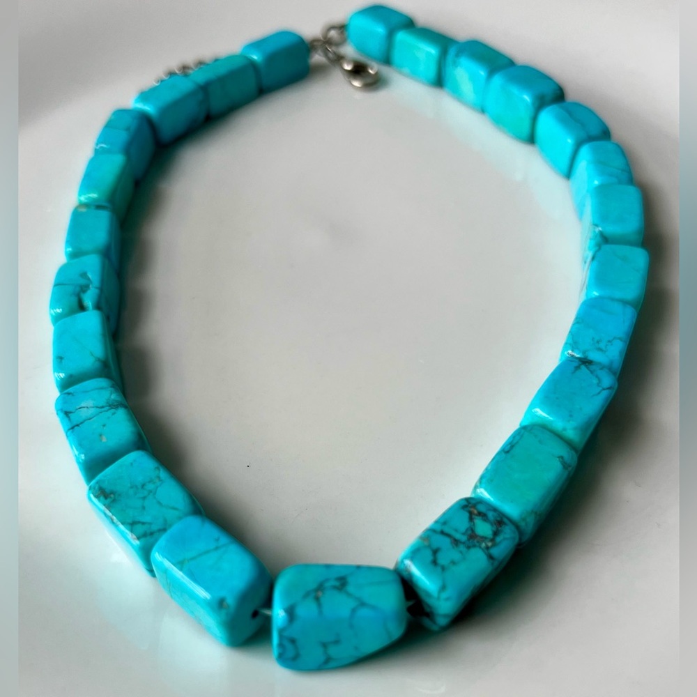 Turquoise Beaded Necklace NEW 18 inches NWOT